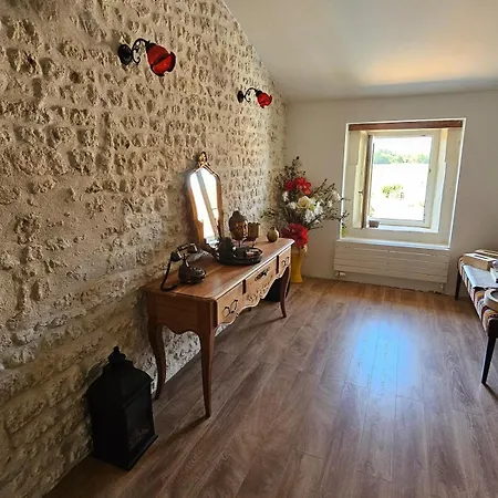 Le Domaine De Champerou - D'hotes Bed & Breakfast