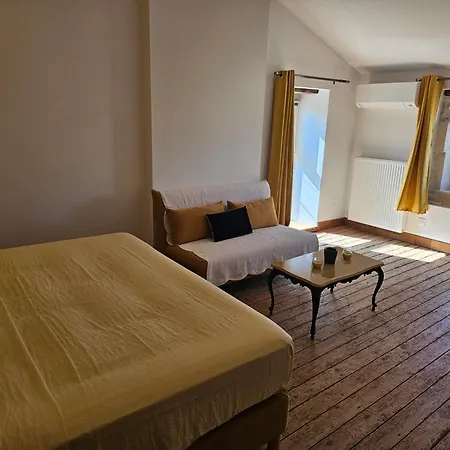 Le Domaine De Champerou - D'hotes Bed & Breakfast *