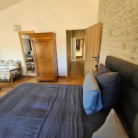 Le Domaine De Champerou - D'hotes Bed & Breakfast